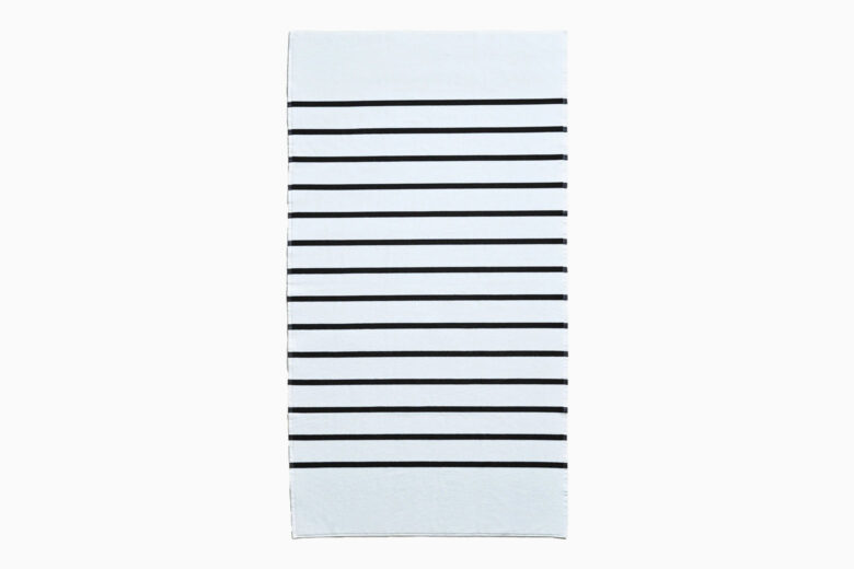 best beach towels snowe review - Luxe Digital